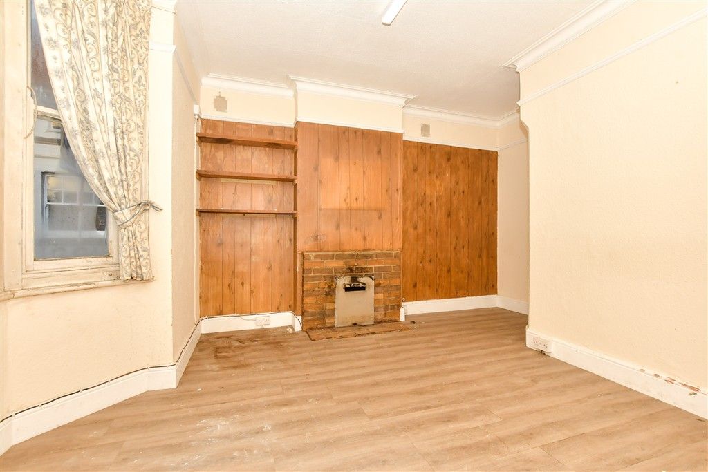 Property photo 1 of 8 Surrounding Area