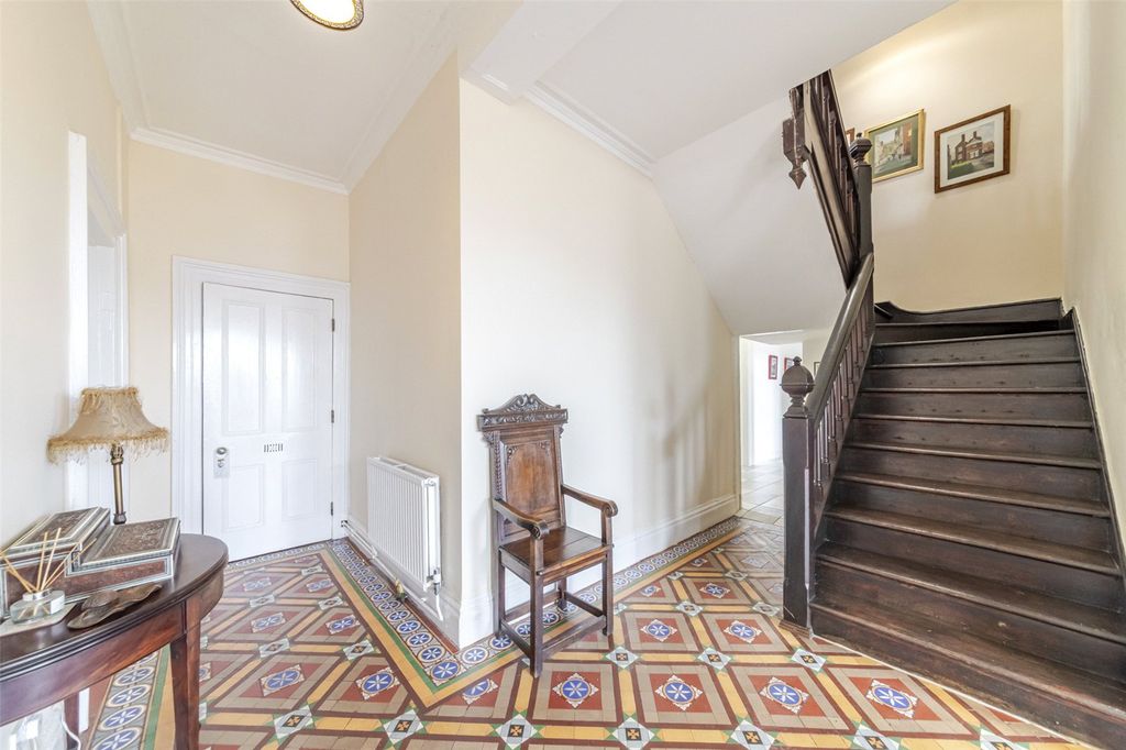 Property photo 3 of 31 Entrance Hallway