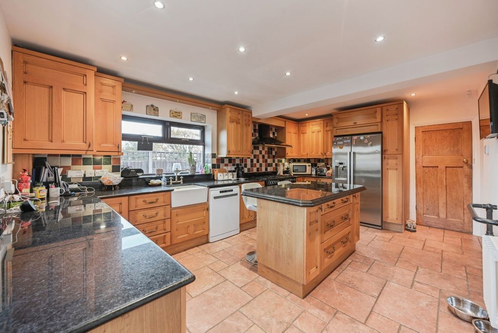 Property photo 3 of 17 Photo