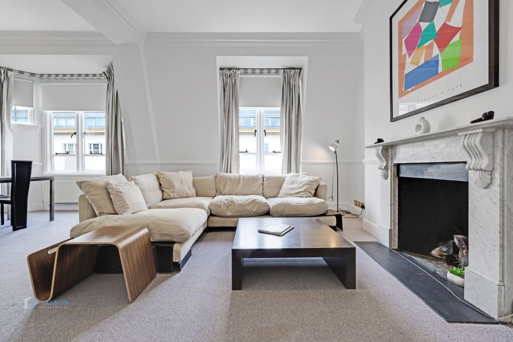 Property photo 1 of 12 Living Room