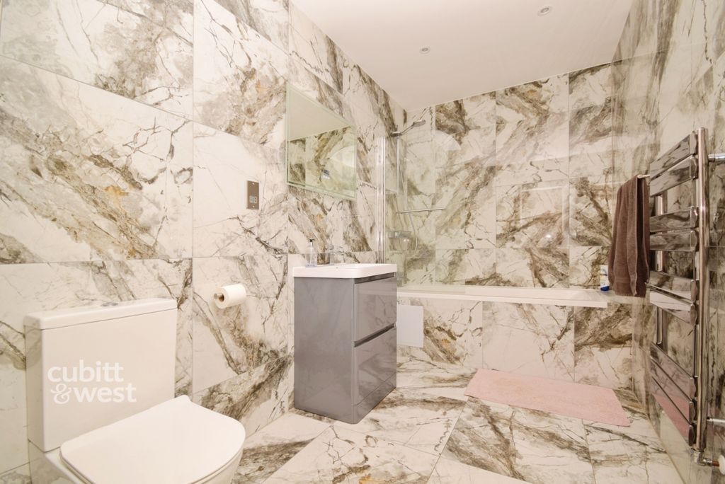 Property photo 3 of 7 E0c467B4-Dsc_0023