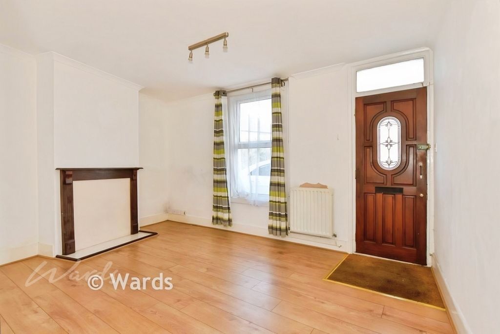 Property photo 3 of 6 Smith Lounge