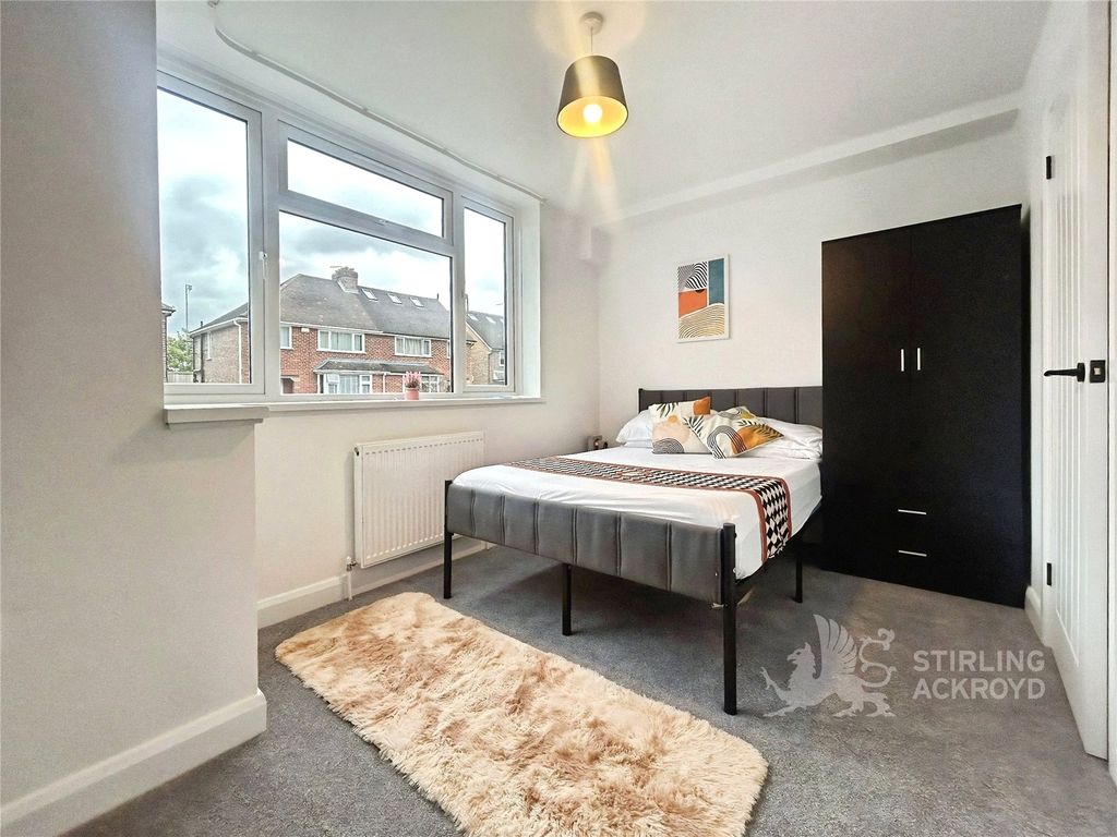 Property photo 1 of 5 Bedroom 1