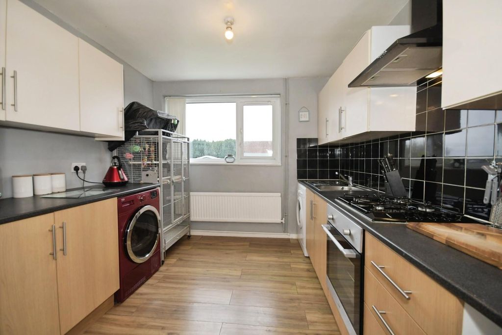 Property photo 2 of 19 Kitchen Diner 02.Jpg