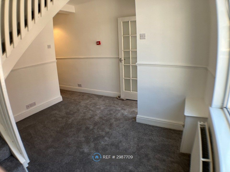Property photo 3 of 14 Front Reception