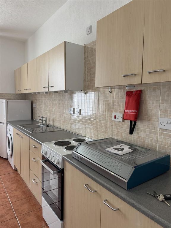Property photo 1 of 7 Kitchen