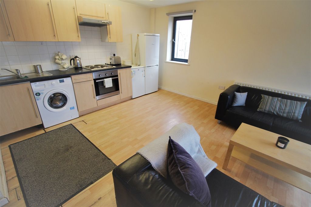 Property photo 2 of 13