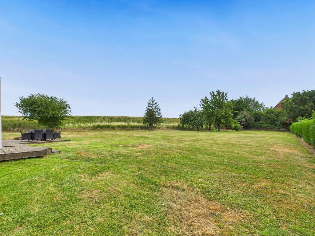 Property photo 2 of 30