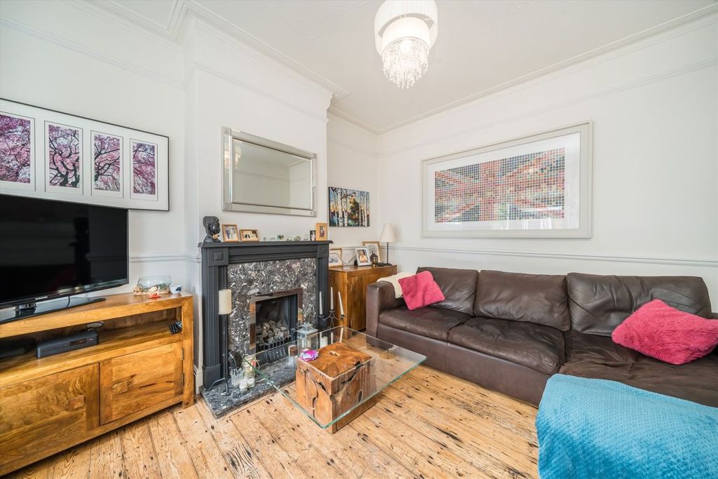 Property photo 3 of 7