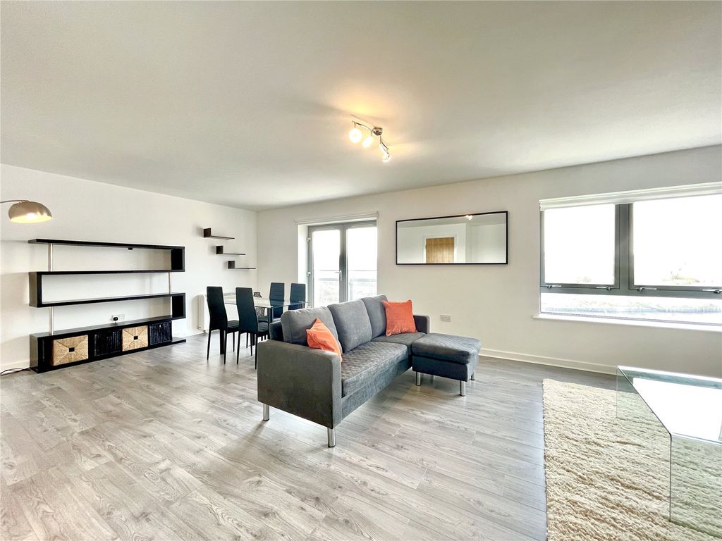 Property photo 2 of 14 Picture No. 05