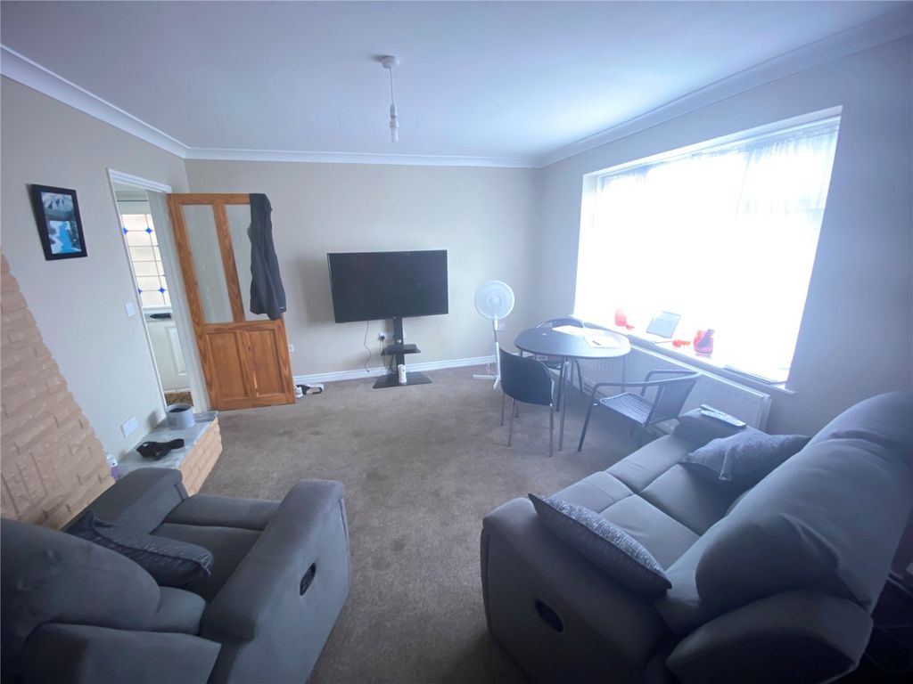 Property photo 2 of 16 Picture No. 14