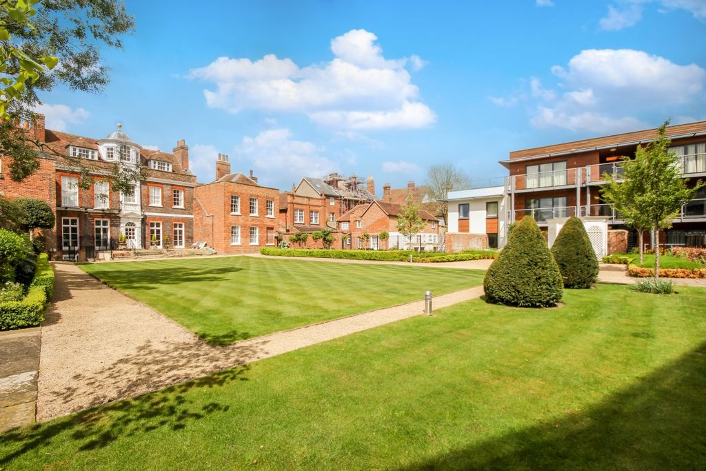 Property photo 1 of 10 33086