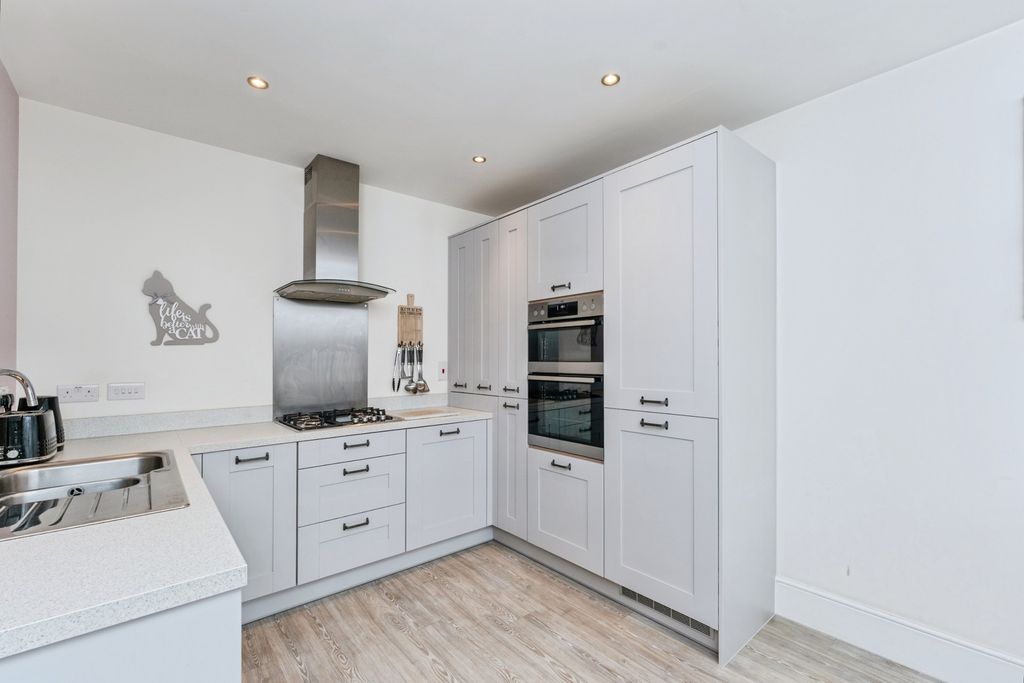 Property photo 2 of 33 Pbox-Img.Jpg