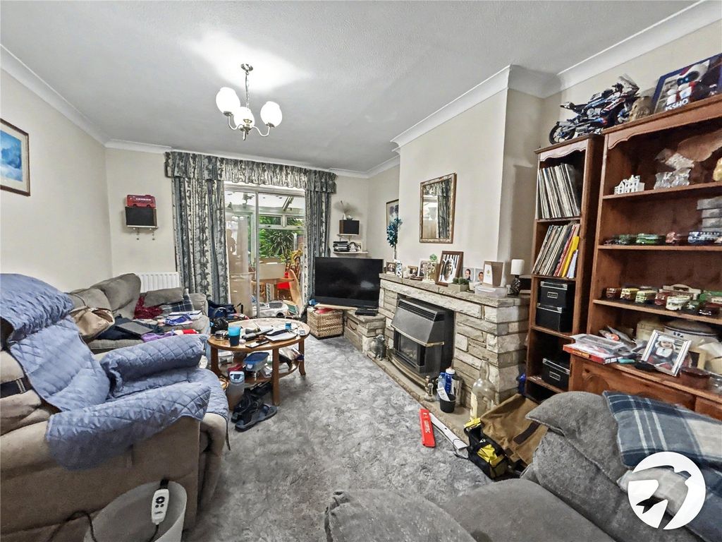 Property photo 2 of 29 Picture No. 16