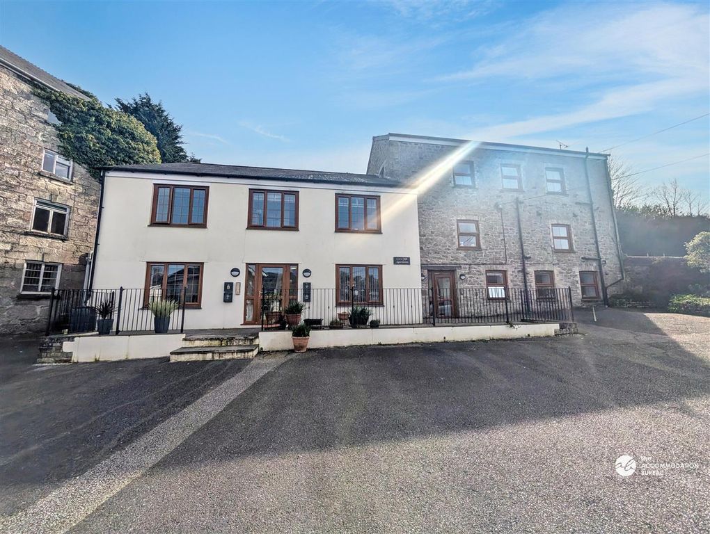 Property photo 1 of 14 Exterior