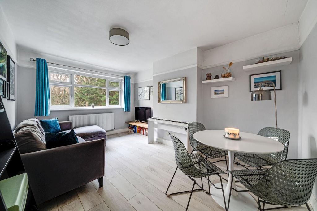 Property photo 1 of 14 03-729281876 - Propworld - Ns - 172 Meadow View Lo