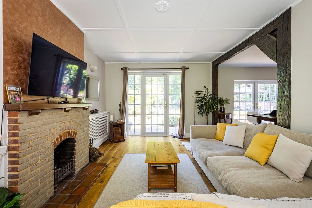 Property photo 3 of 24 Sitting Room