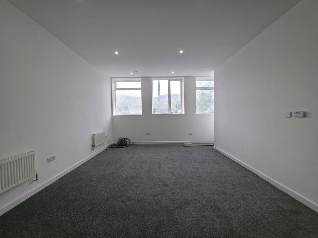 Property photo 1 of 3