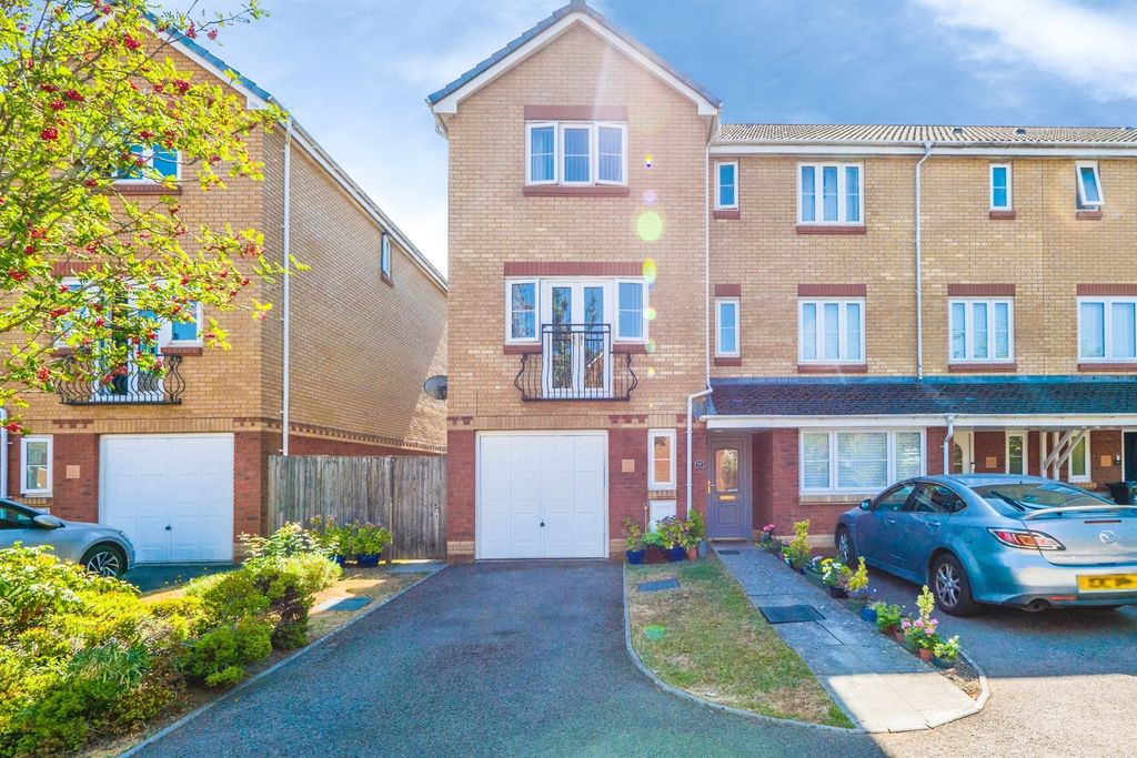 Property photo 1 of 31