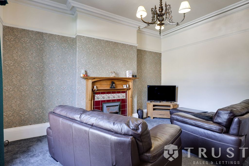 Property photo 3 of 34