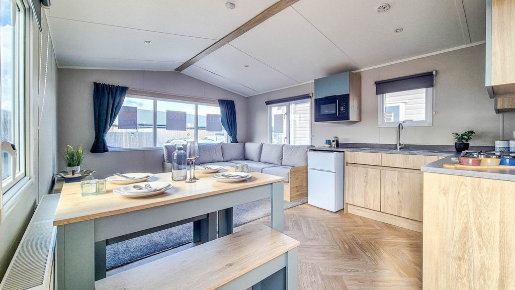 Property photo 1 of 16 Untitled 3