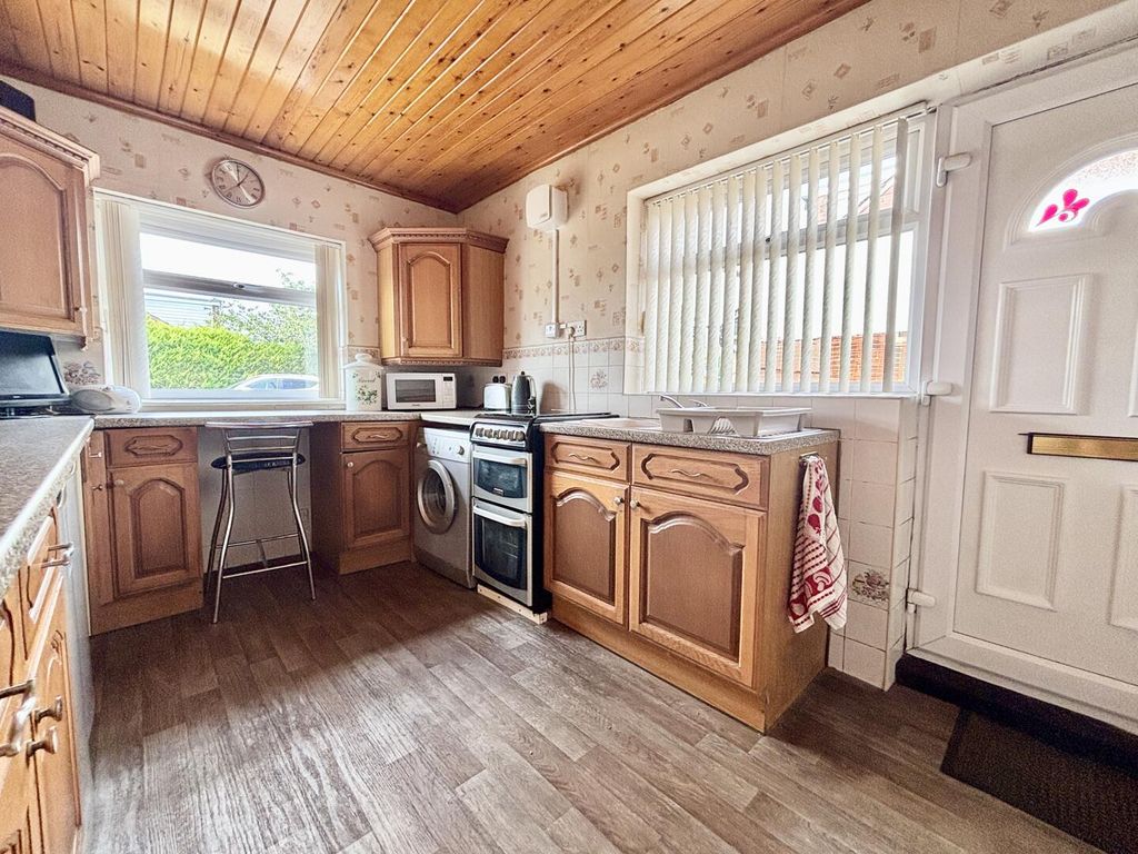 Property photo 2 of 15 Kitchen