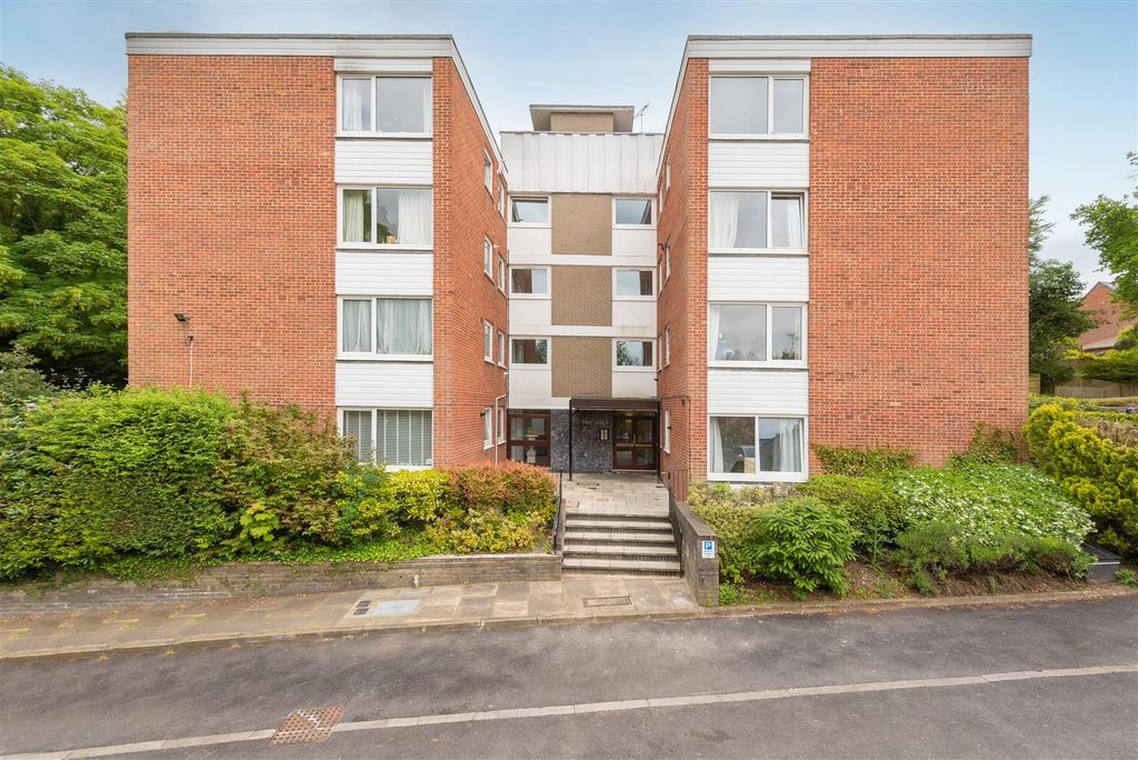 Property photo 1 of 8