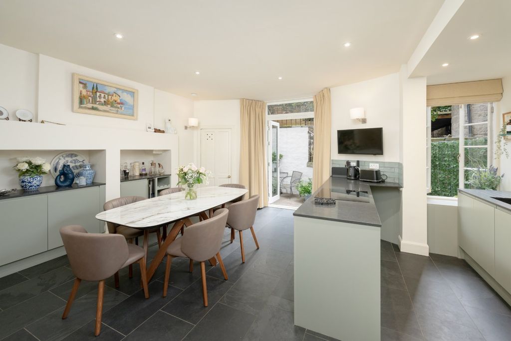 Property photo 2 of 17 Kitchen/Dining Room
