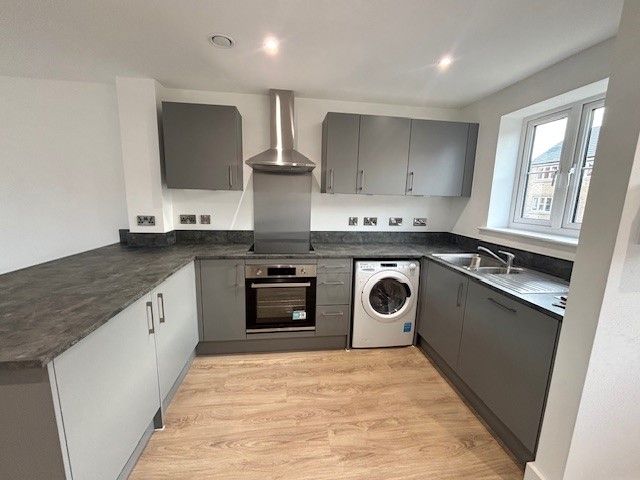 Property photo 2 of 8 Kitchen