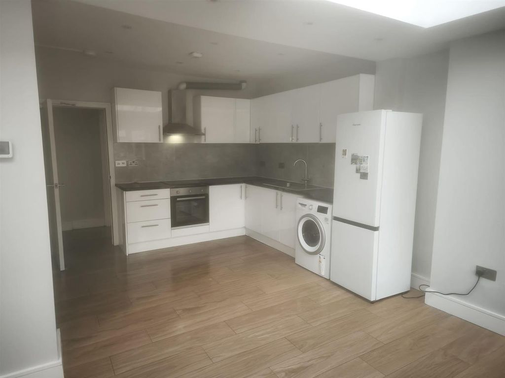 Property photo 3 of 20 Fixed-153951B216304E82Afa28Bf293A043B8.Jpg