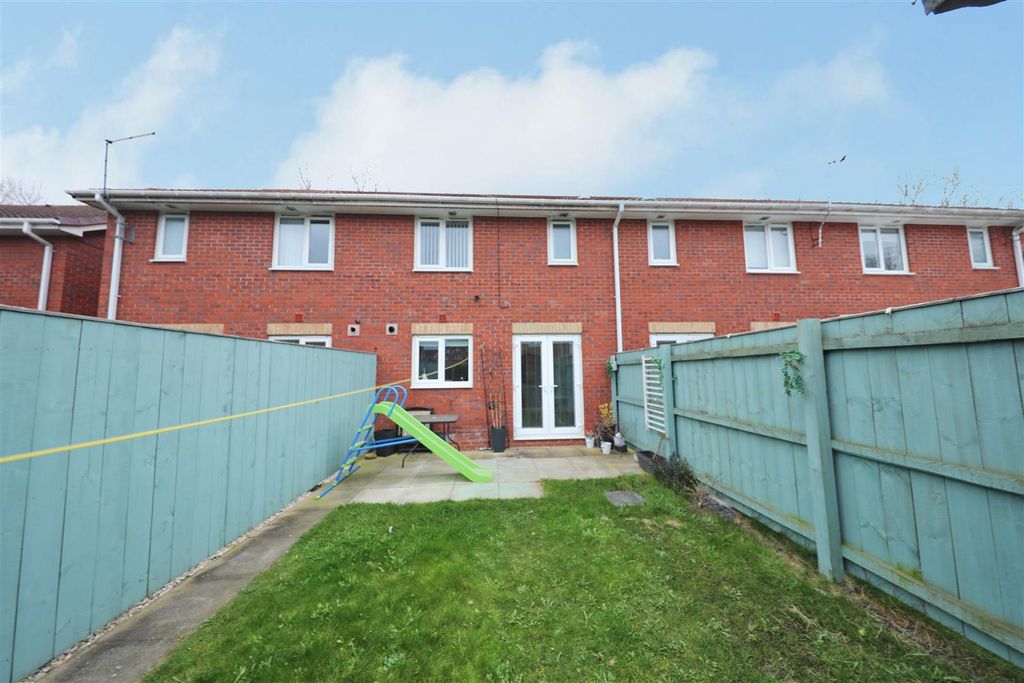 Property photo 3 of 15 Outside