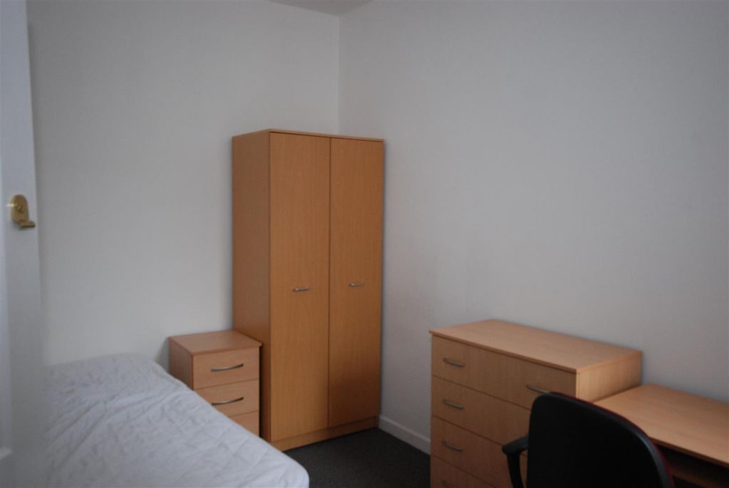 Property photo 3 of 8 Telephone Road (114) Photo 1