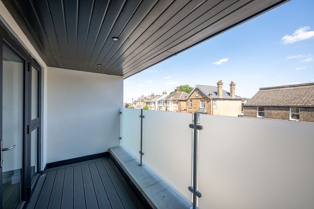 Property photo 3 of 9 Balcony