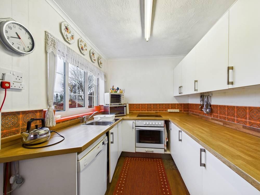 Property photo 3 of 13 Kitchen