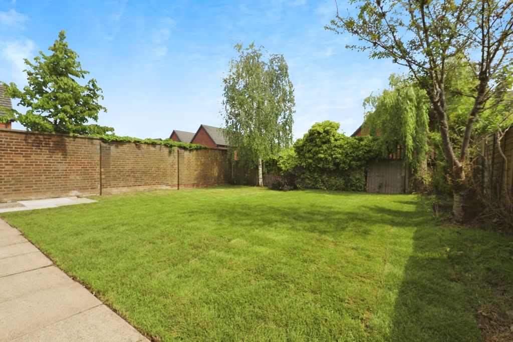 Property photo 2 of 15 Garden