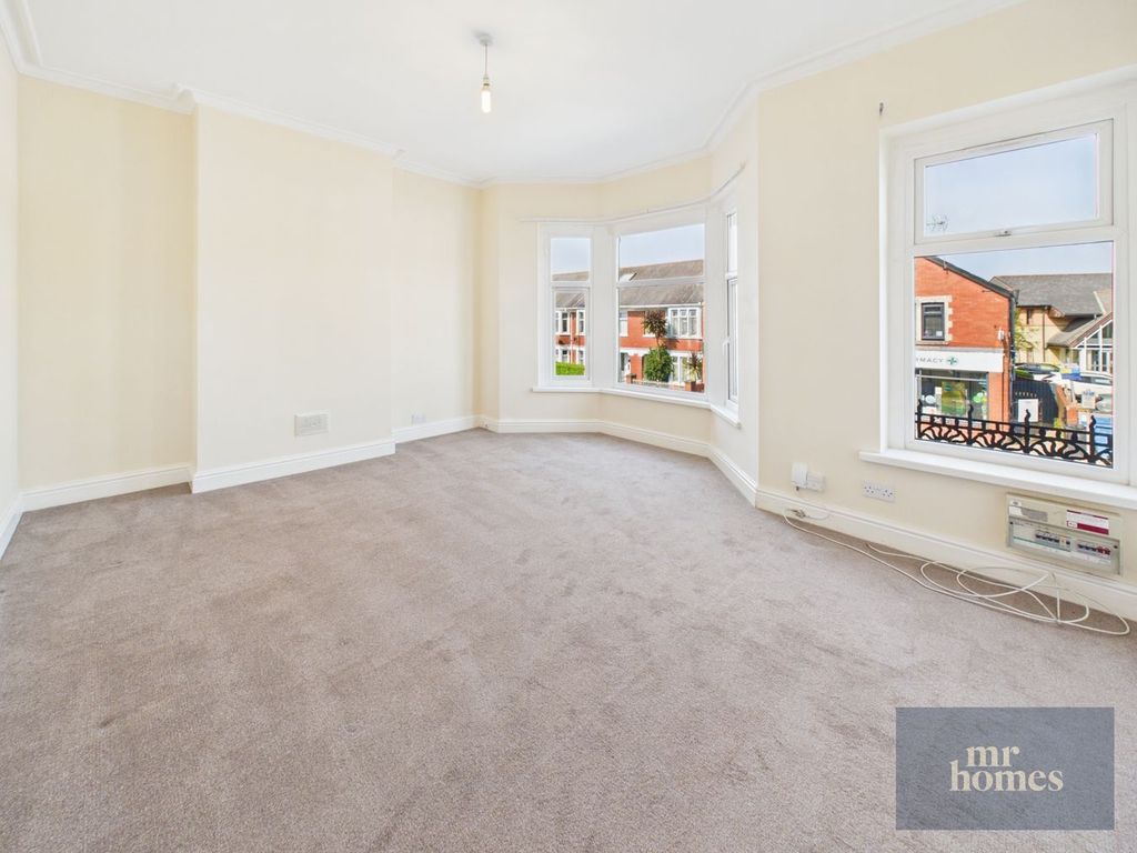 Property photo 2 of 33