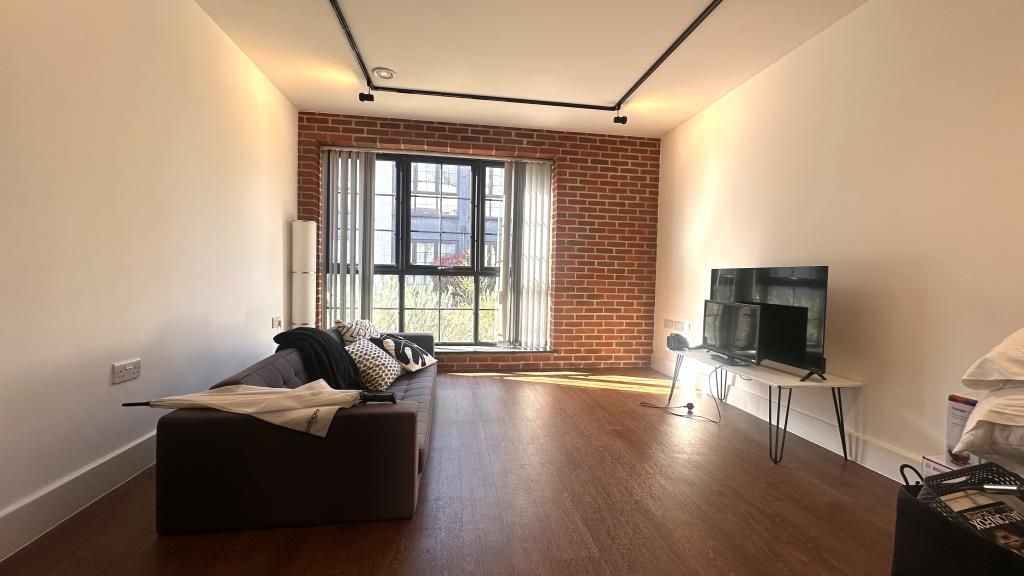 Property photo 3 of 7 Living Room