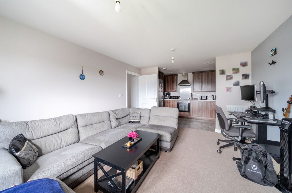 Property photo 3 of 9