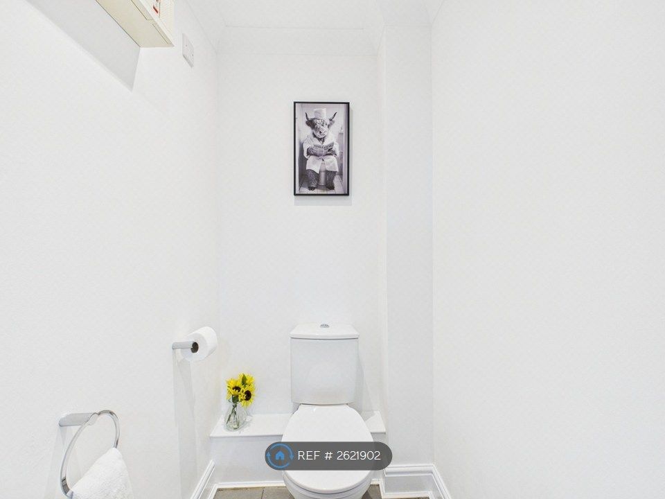 Property photo 2 of 34