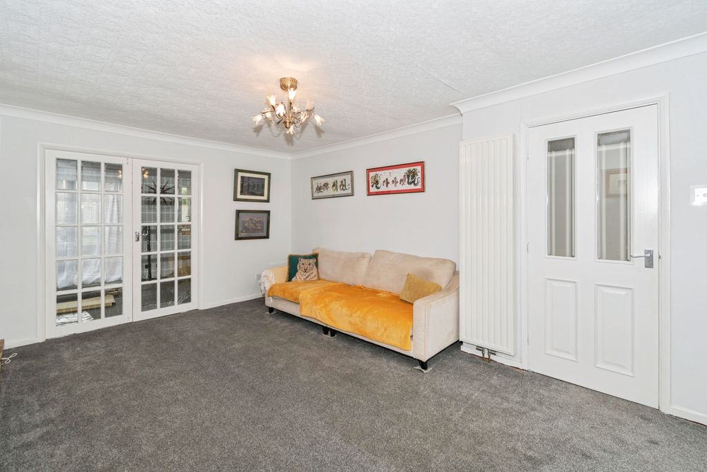 Property photo 3 of 15