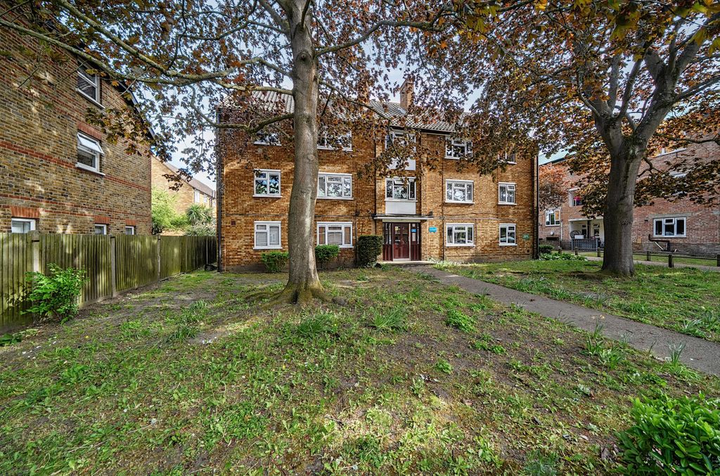Property photo 1 of 14 1454232-19-69F233...