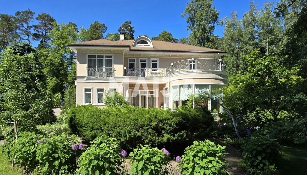 Property photo 1 of 22