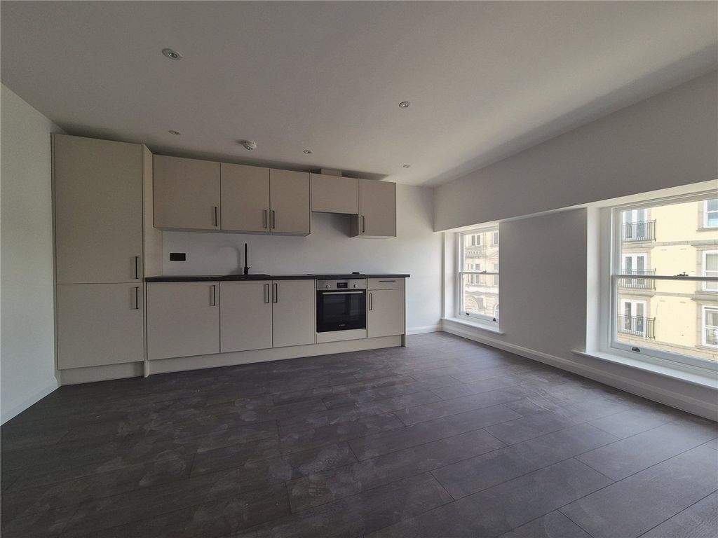Property photo 3 of 6 Picture No. 05