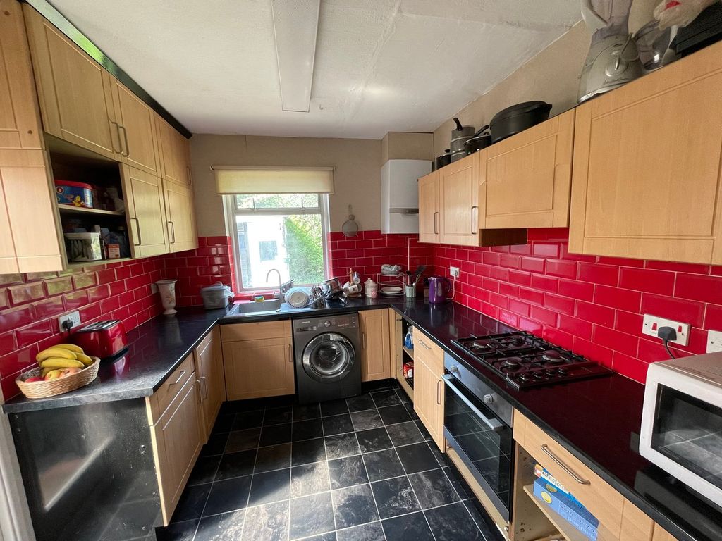 Property photo 3 of 14