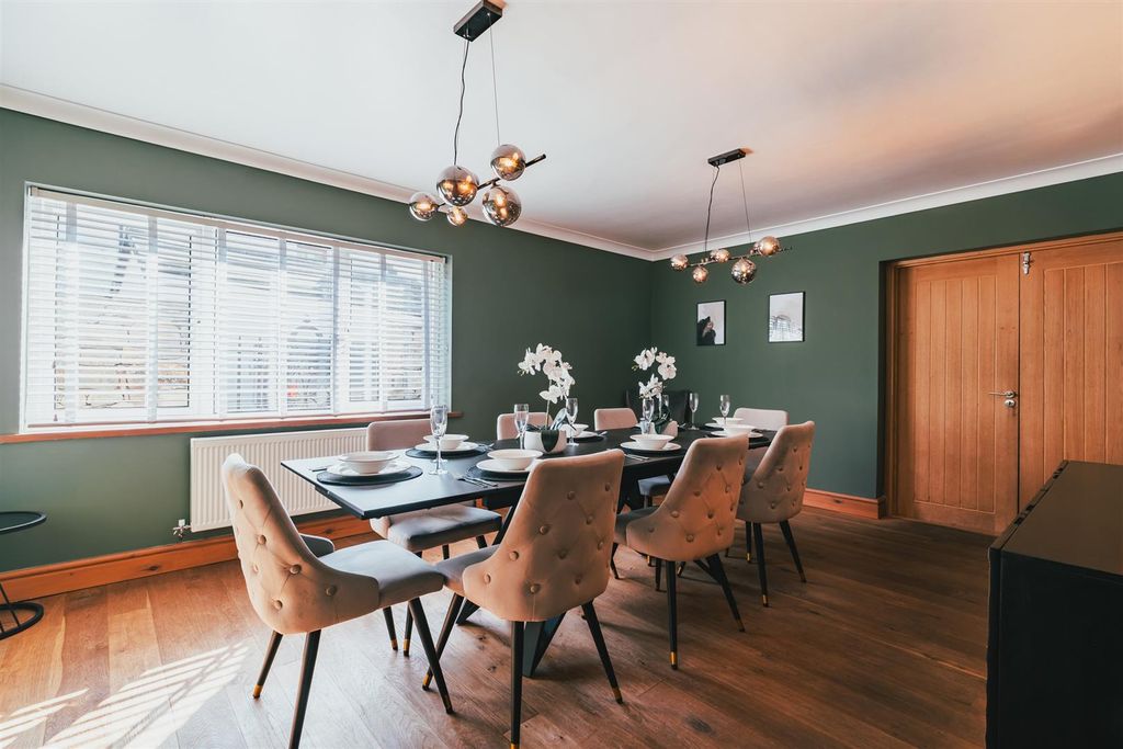 Property photo 2 of 40 Dining Room