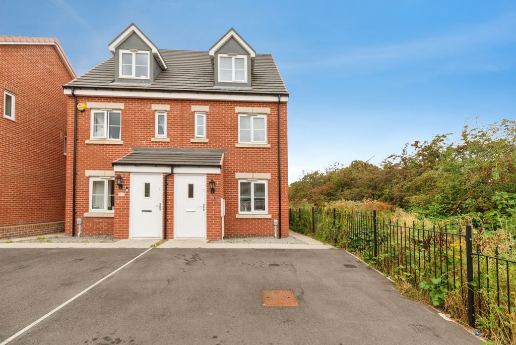 Property photo 1 of 11 Pbox-Img.Jpg