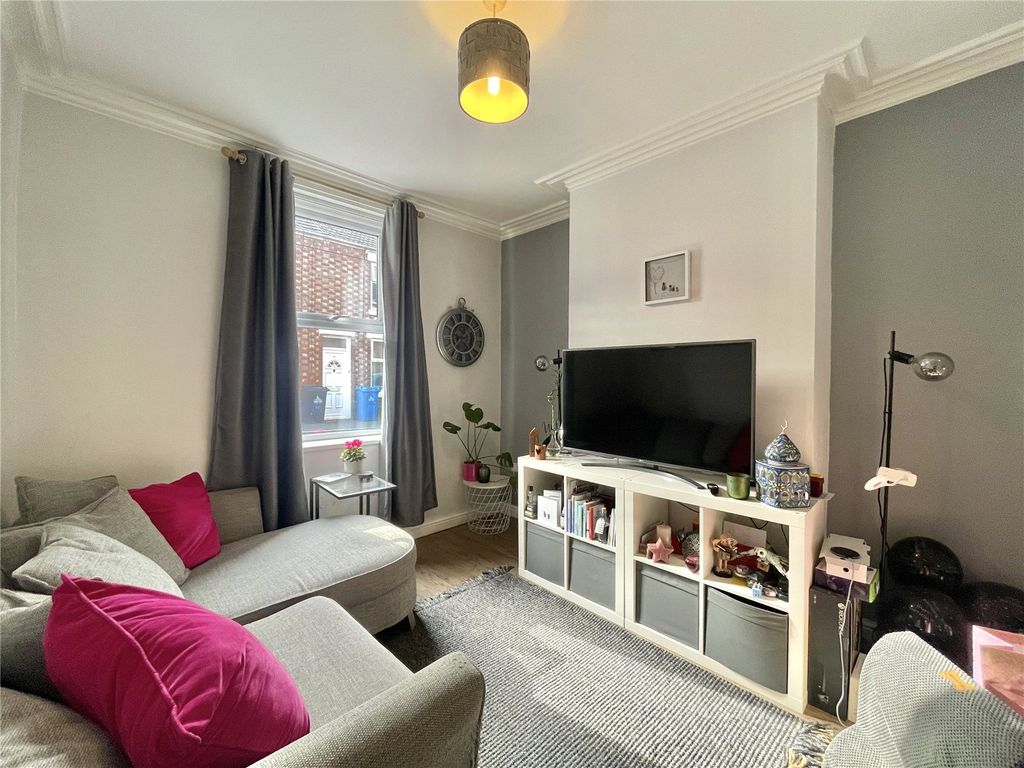 Property photo 2 of 11 Picture No. 12