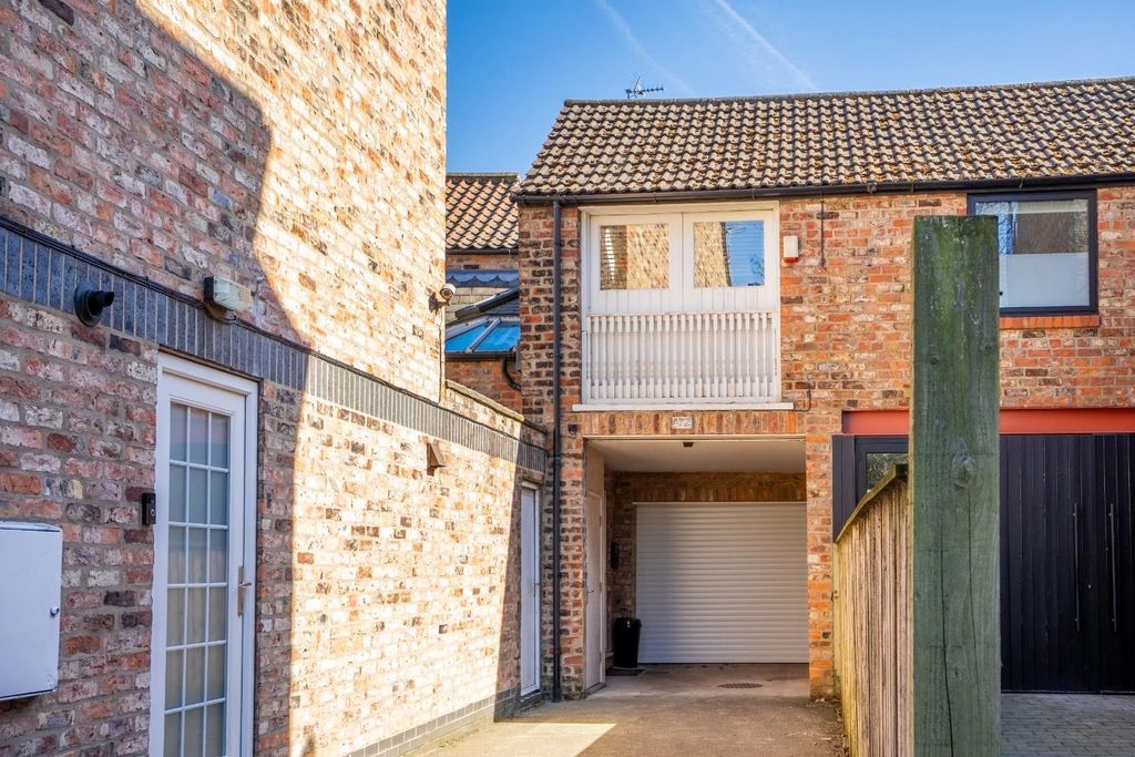 Property photo 1 of 16 42Hr-27.Jpg