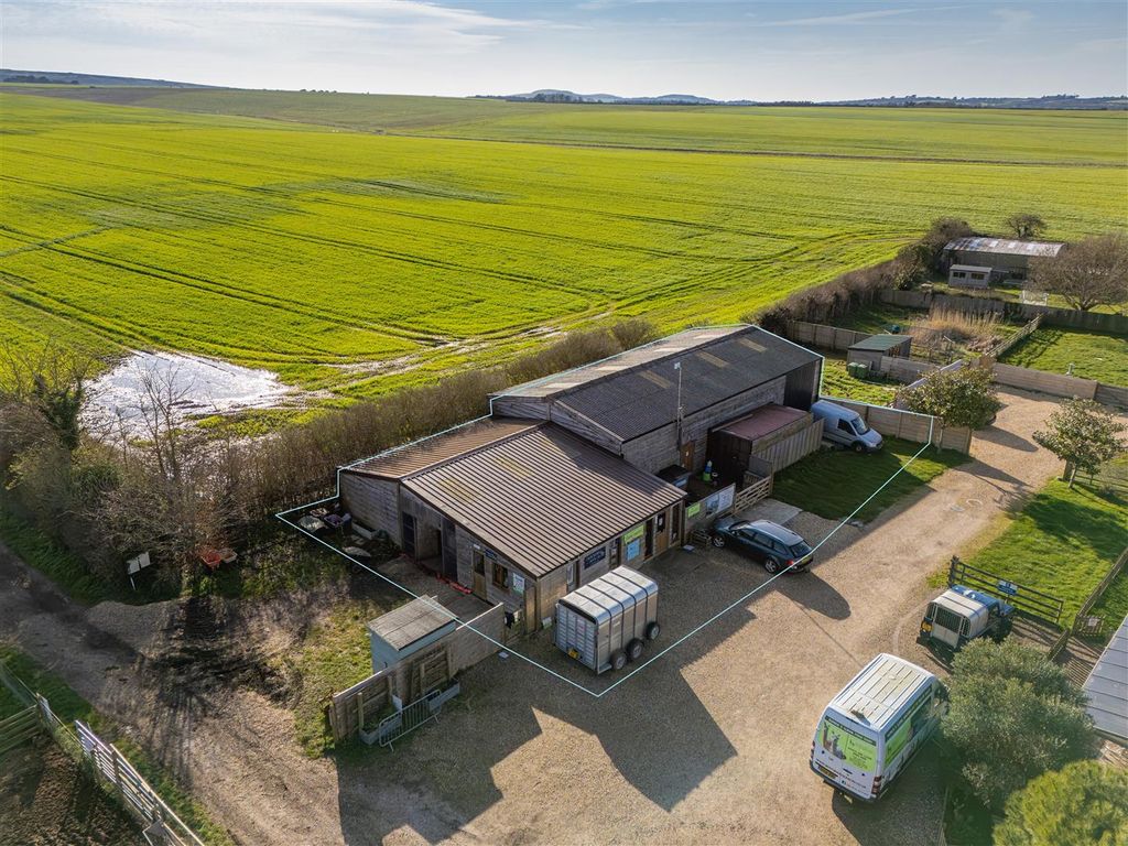 Property photo 2 of 9 2290-023.Jpg