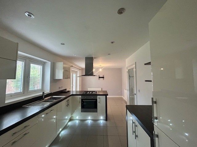 Property photo 2 of 27